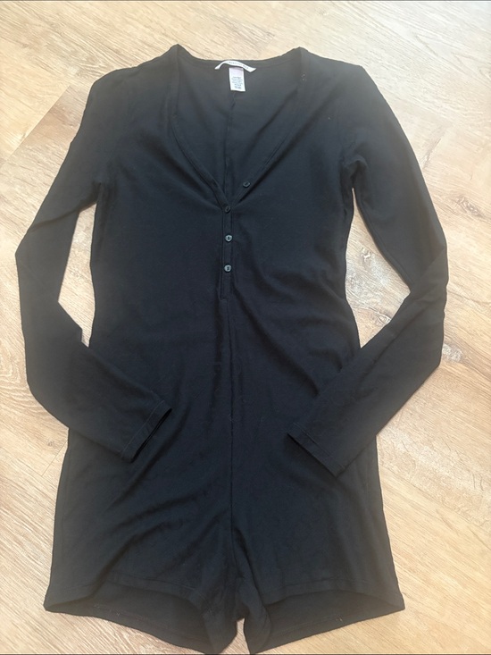 Victoria's Secret Other - VS Victoria Secret Black Long-Sleeve Romper Lounge PJ pajamas Small